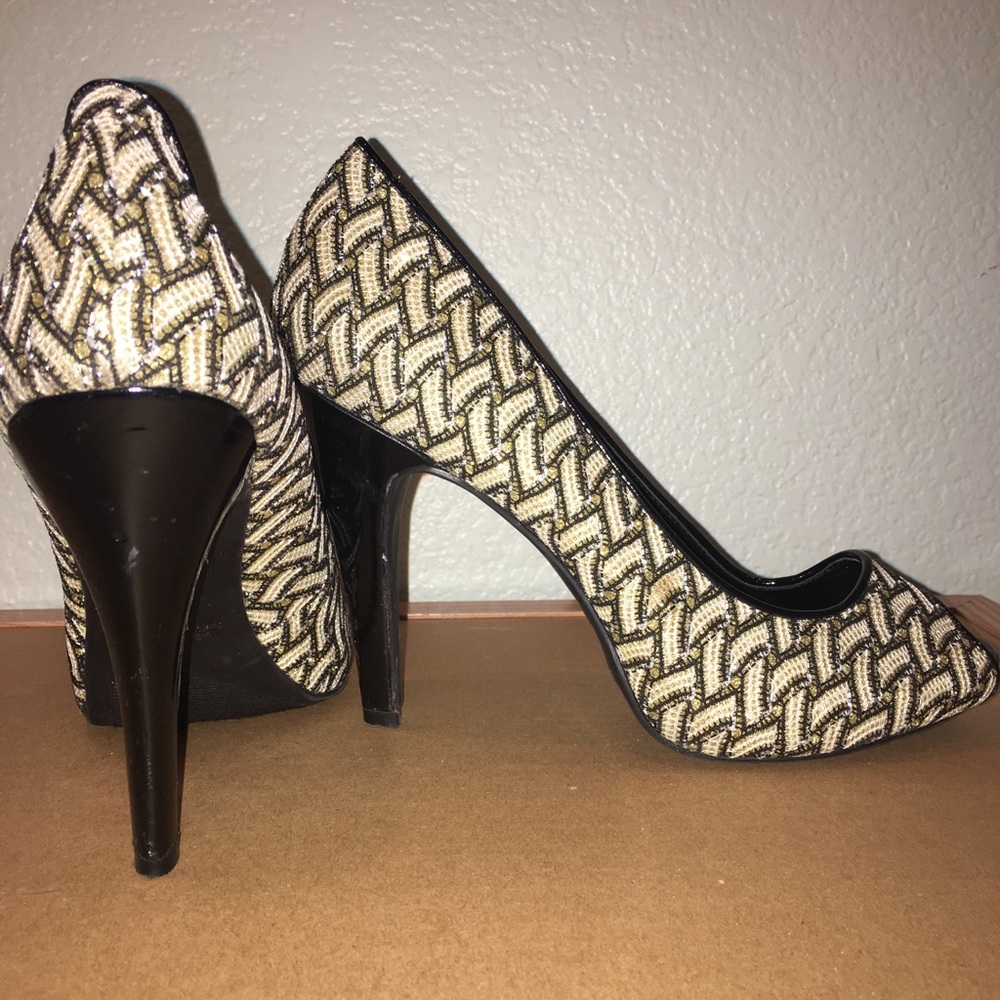 Nine West black white and gold heels